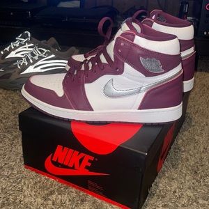 Jordan 1 Retro High OG Bordeaux